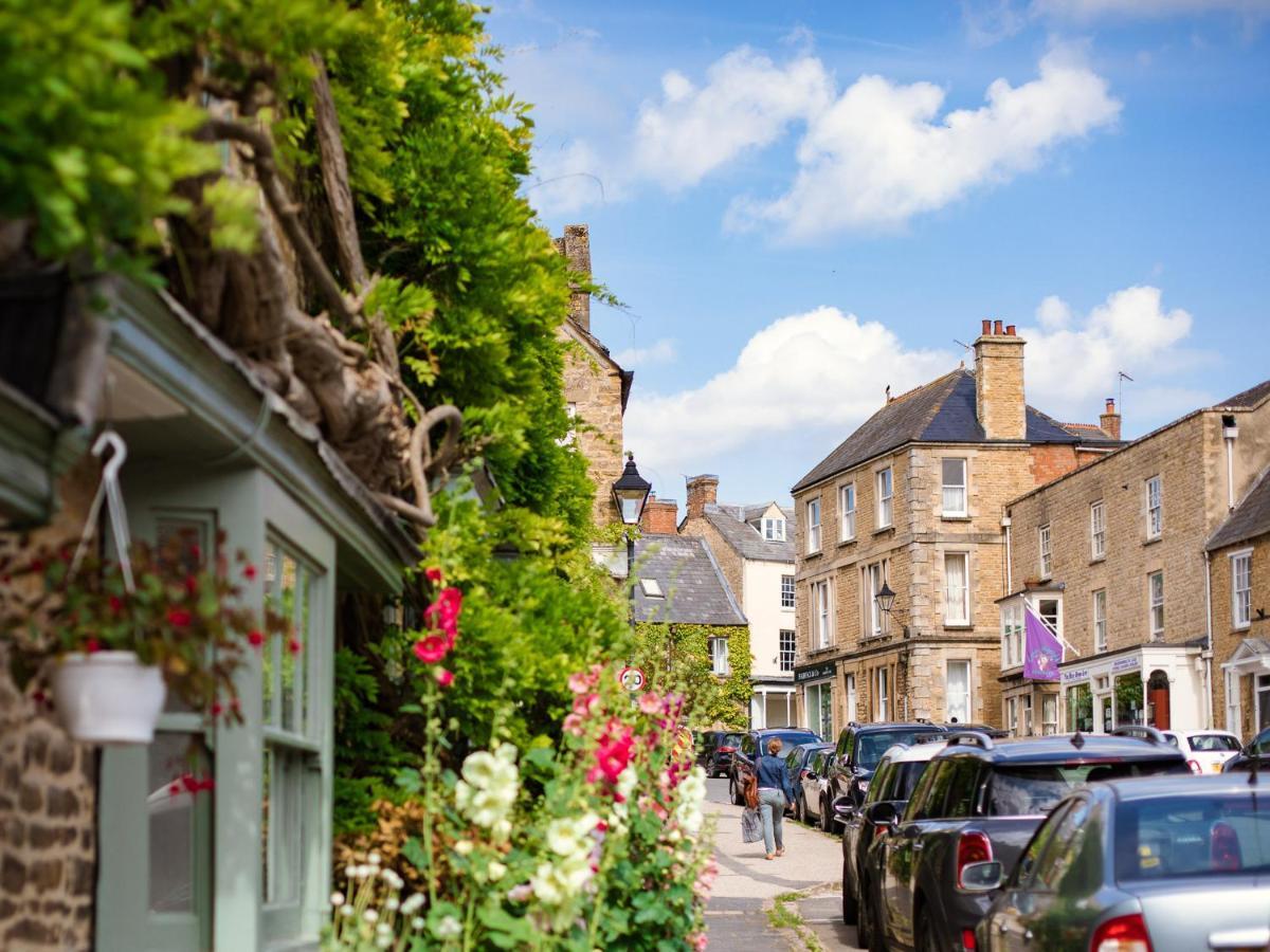 Apple Store Holiday home Charlbury